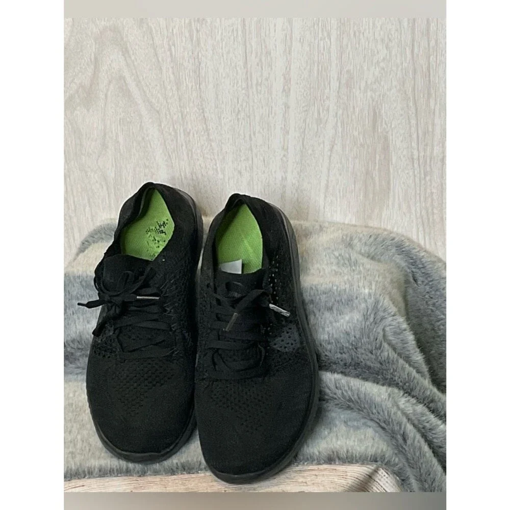 Nike Women’s Black Free RN Flyknit Shoes Size 8.5